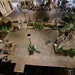 尼古拉客房酒店 *