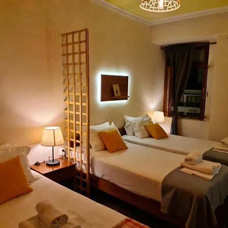 Nikolas * Hriszí Aktí Haniá